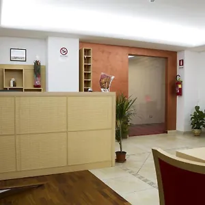 Hotel Town, Katania